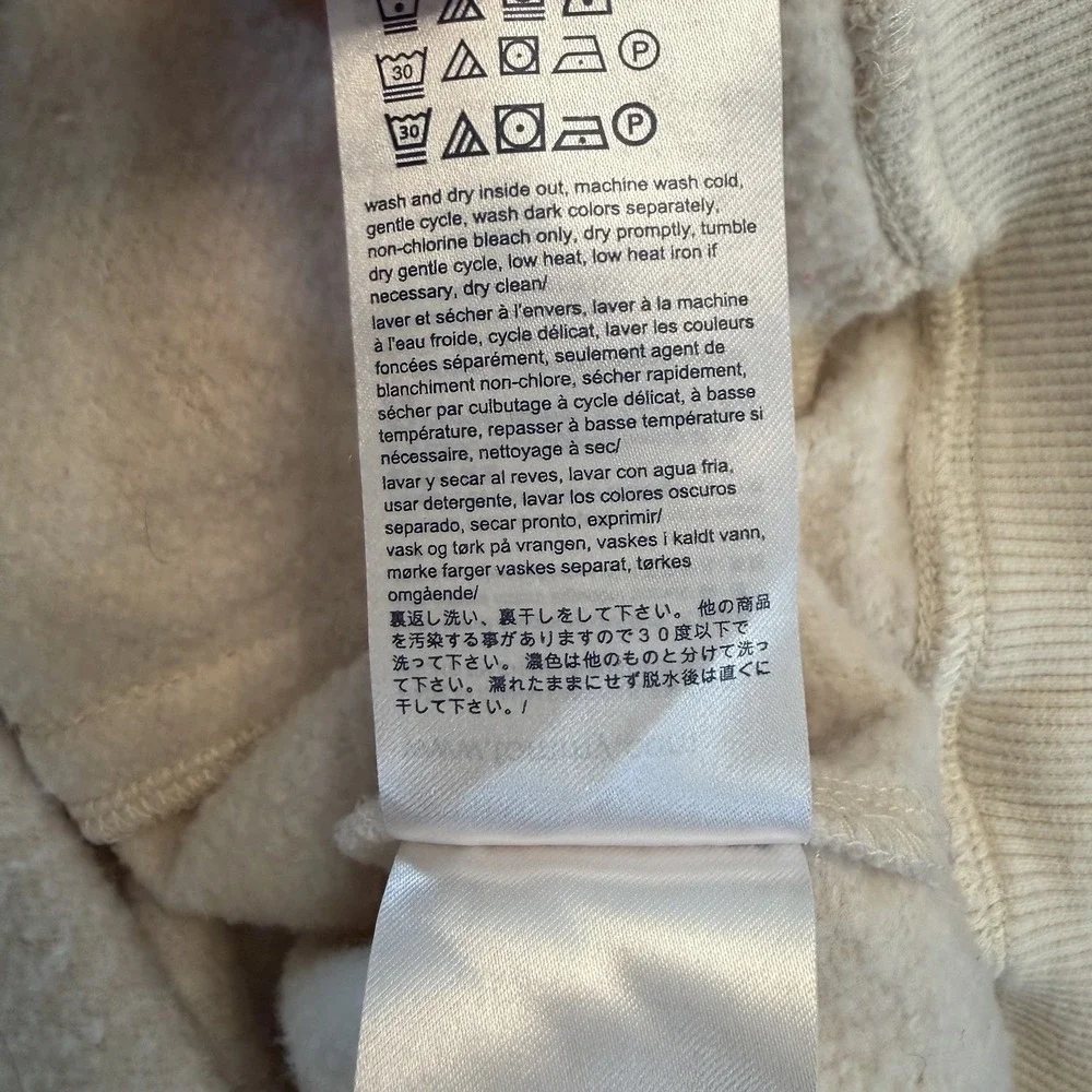 Tommy Hilfiger small snag